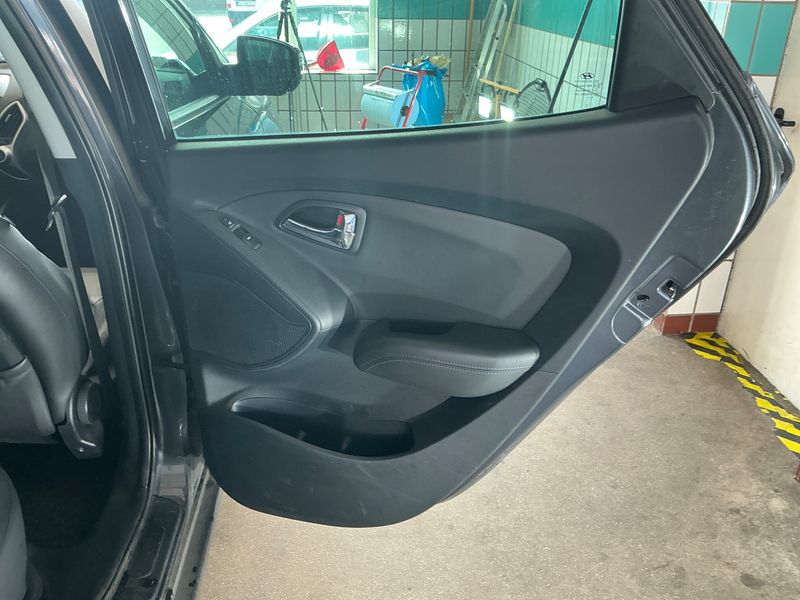 Hyundai ix35 1.7 CRDi Classic 2WD 2011 – снимка 30