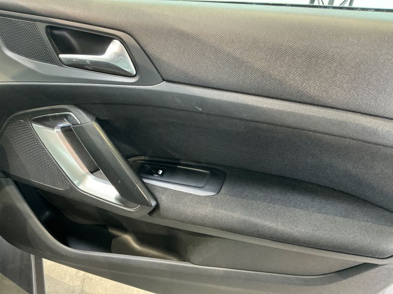 Peugeot 308 1.6 e-HDi Active 2014 – снимка 30
