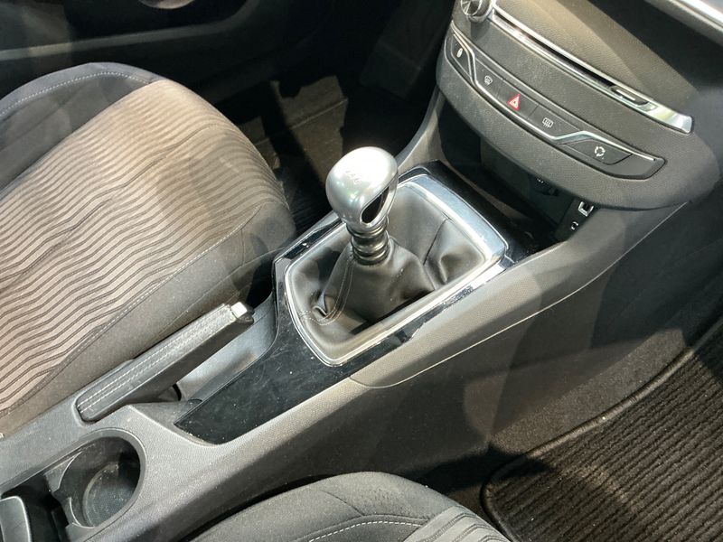 Peugeot 308 1.6 e-HDi Active 2014 – снимка 29