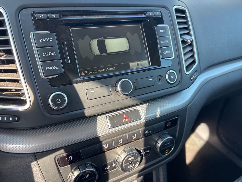 Volkswagen Sharan 1.4 TSI Comfortline BlueMotion 2014 – снимка 19