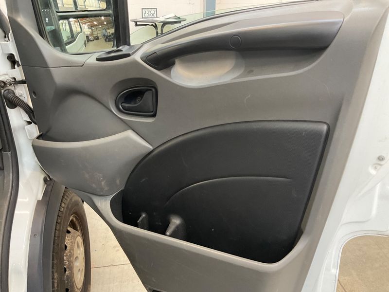 Iveco Daily 3.0 Diesel GKa 35 S Radstand 3300 2014 – снимка на щета