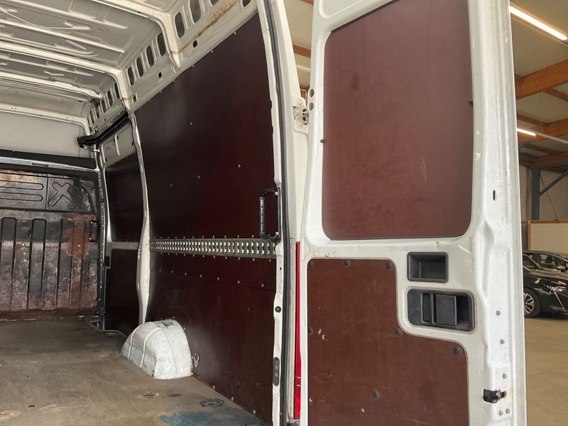 Iveco Daily 3.0 Diesel GKa 35 S Radstand 3300 2014 – снимка на щета