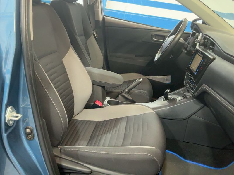 Toyota Auris Touring Sports 1.8 Hybrid Active 2016 – снимка 16