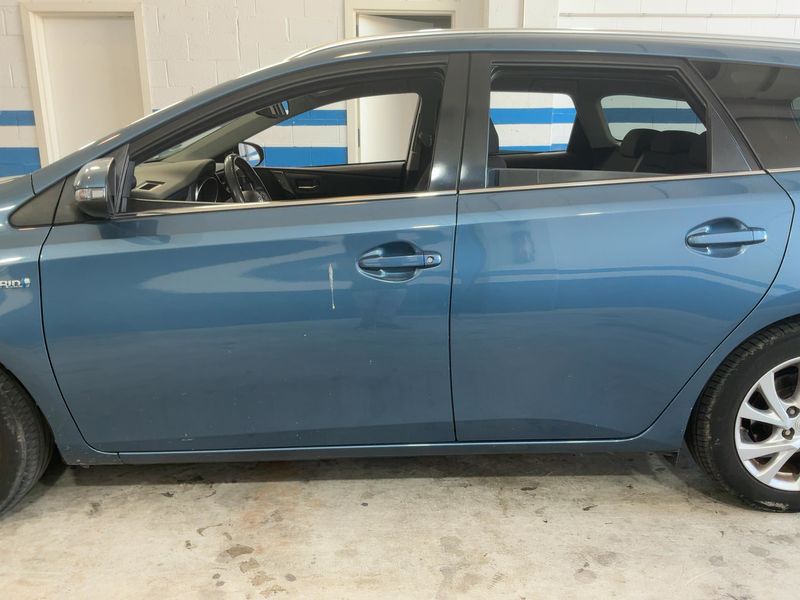 Toyota Auris Touring Sports 1.8 Hybrid Active 2016 – снимка 4