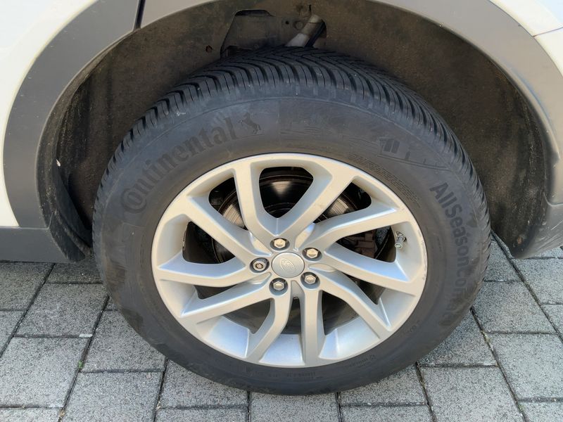 Land Rover Discovery Sport 2.0 Td4 SE AWD 2017 – снимка 5