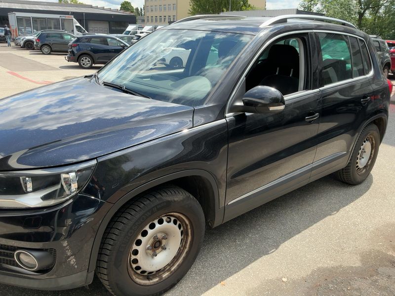 Volkswagen Tiguan 2.0 TDI Sport & Style BlueMotion Tech 2012 – снимка 2