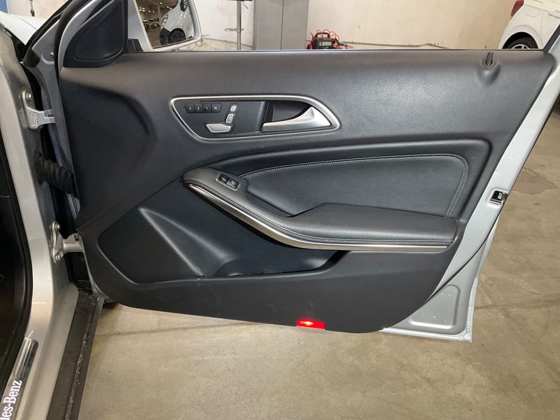 Mercedes-Benz GLA-Klasse GLA 250 4Matic Urban 2020 – снимка 34