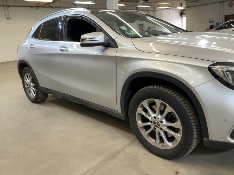 Mercedes-Benz GLA-Klasse GLA 250 4Matic Urban 2020 – снимка 12