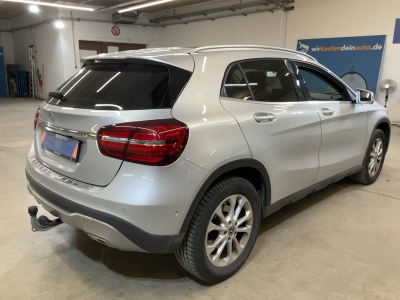 Mercedes-Benz GLA-Klasse GLA 250 4Matic Urban 2020 – снимка 8