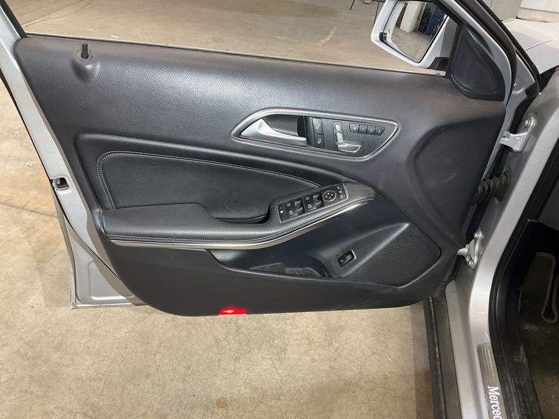 Mercedes-Benz GLA-Klasse GLA 250 4Matic Urban 2020 – снимка 38