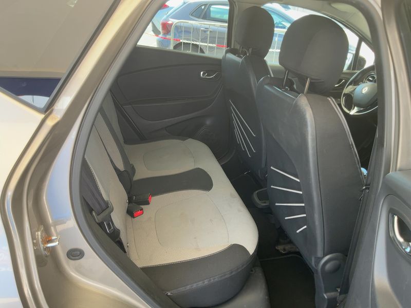 Renault Captur 1.5 dCi Intens 2014 – снимка 19