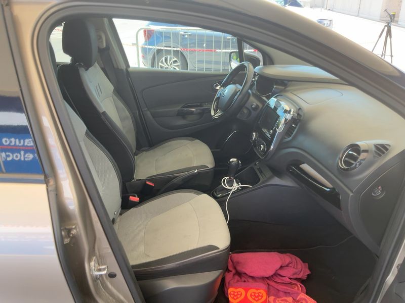 Renault Captur 1.5 dCi Intens 2014 – снимка 16
