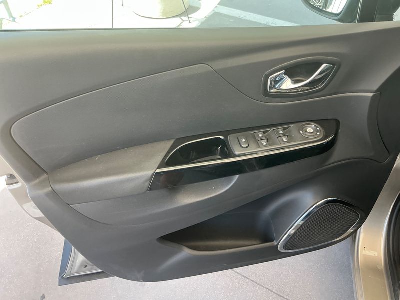 Renault Captur 1.5 dCi Intens 2014 – снимка 29