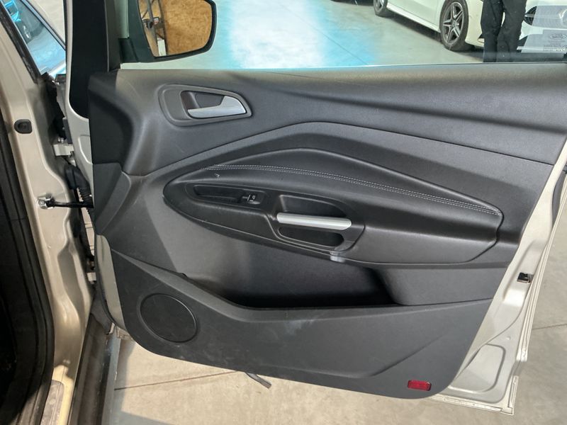 Ford C-Max 1.5 EcoBoost Titanium 2016 – снимка 36