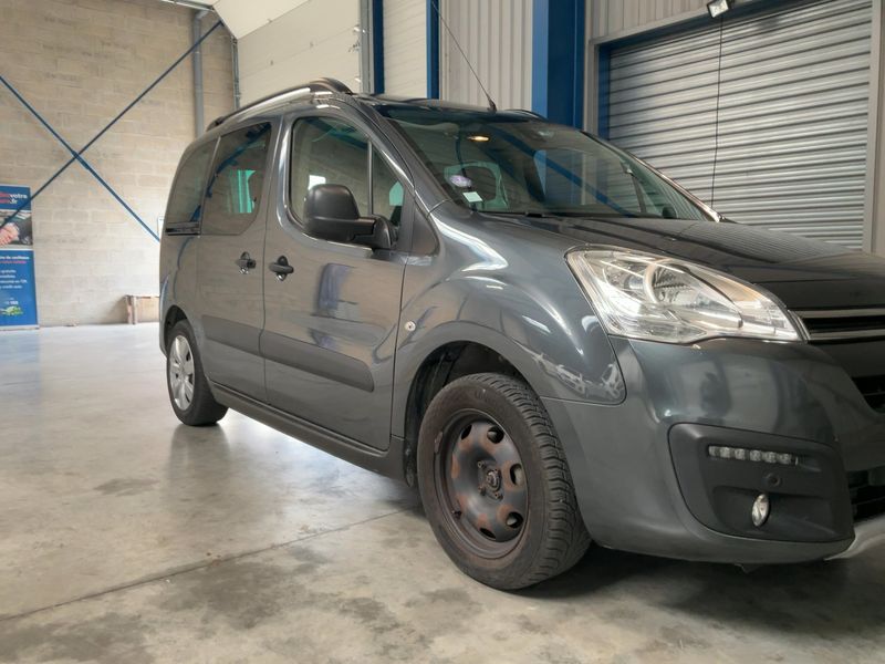 Citroen Berlingo 1.2 e-THP 20 Aniversario Edition 2018 – снимка 12