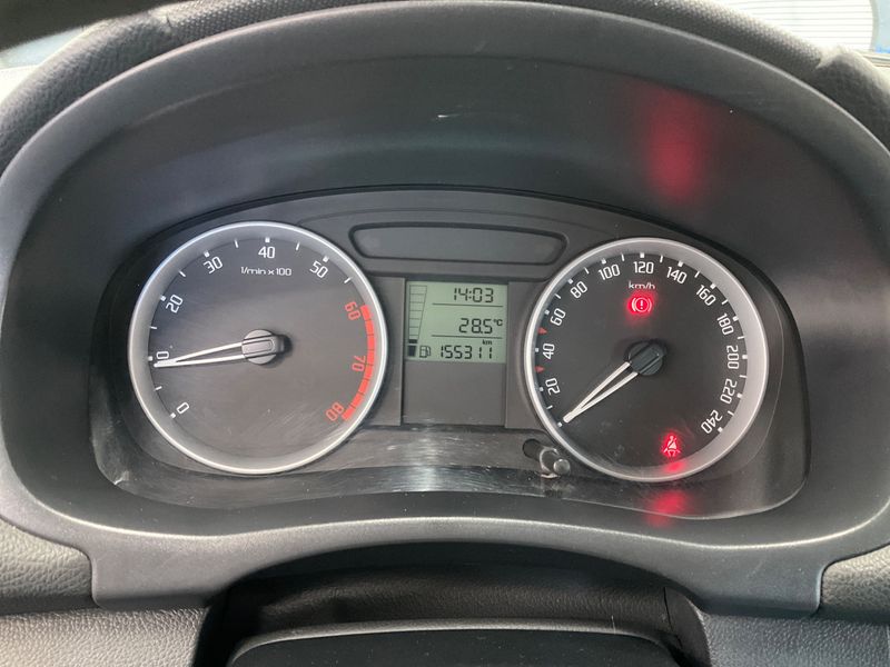 Skoda Fabia 1.2 Ambiente 2008 – снимка 4