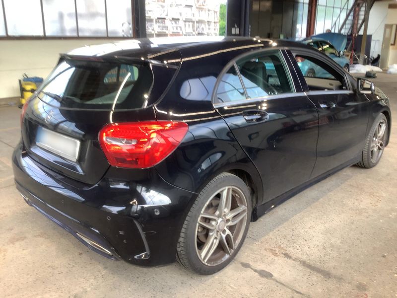 Mercedes-Benz A-Klasse A 180 BlueEfficiency AMG Sport 2016 – снимка 8