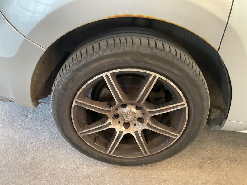 Volkswagen Sharan 1.4 TSI Trendline BlueMotion Tech 2010 – снимка на щета