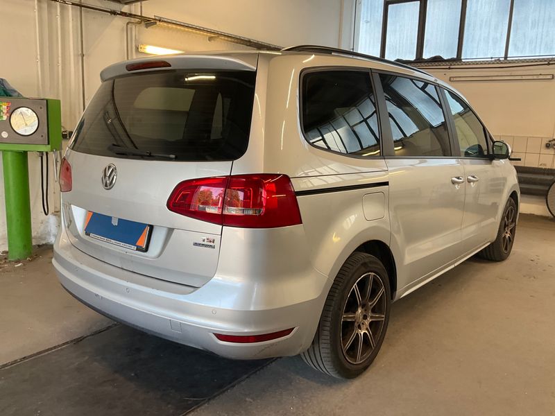 Volkswagen Sharan 1.4 TSI Trendline BlueMotion Tech 2010 – снимка 2