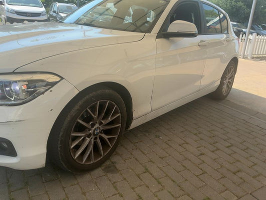 BMW 1er 116d Advantage 2015 – снимка 2