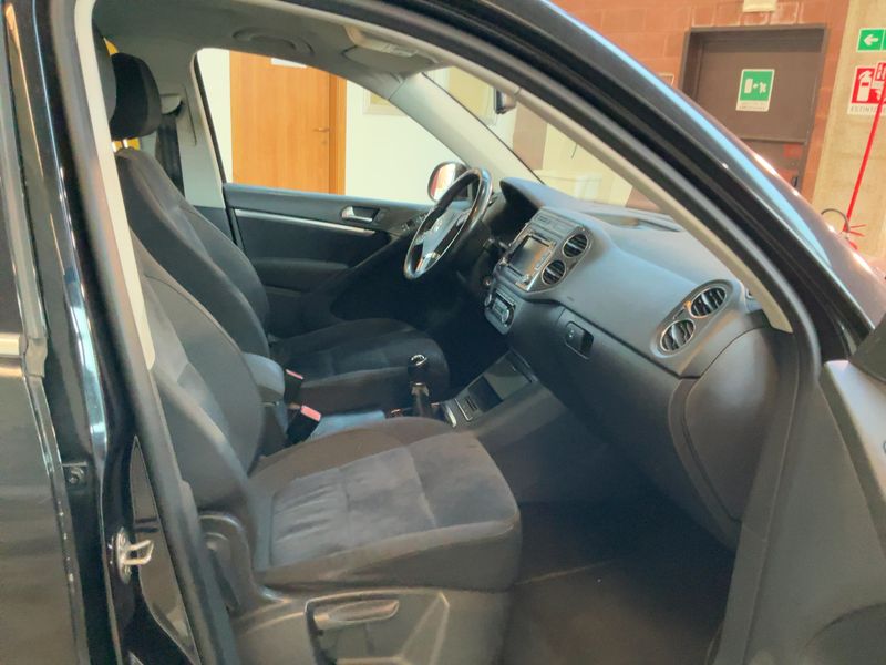 Volkswagen Tiguan 2.0 TDI Sport & Style 4Motion 2012 – снимка 11