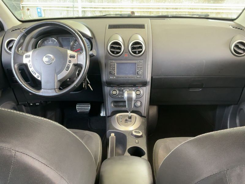 Nissan Qashqai+2 2.0 dCi Tekna 4x4 2010 – снимка 17