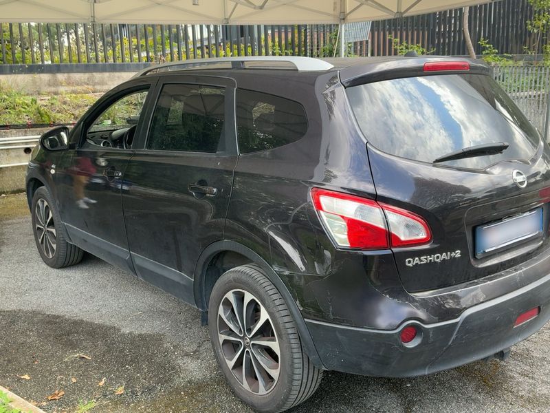 Nissan Qashqai+2 2.0 dCi Tekna 4x4 2010 – снимка 6