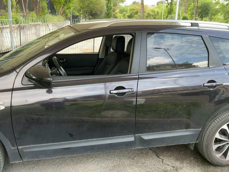 Nissan Qashqai+2 2.0 dCi Tekna 4x4 2010 – снимка 4