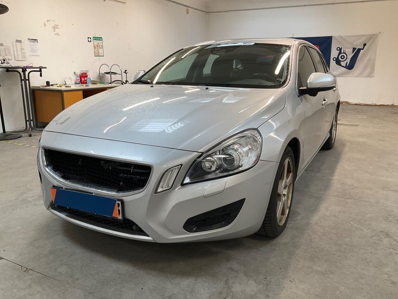 Volvo V60 1.6 T3 Momentum 2010 – снимка 1