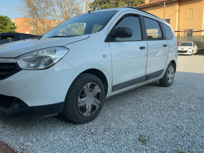 Dacia Lodgy 1.5 dCi Diesel Ambiance 2015 – снимка 2