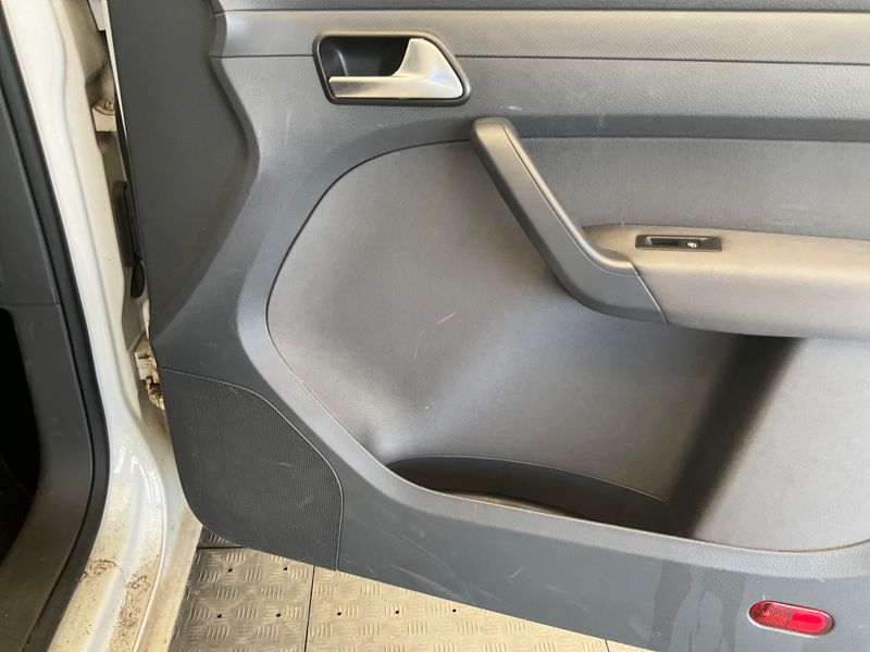 Volkswagen Caddy 2.0 EcoFuel Trendline 2012 – снимка 37