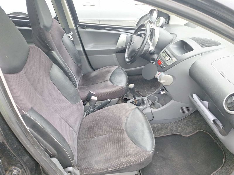 Peugeot 107 1.0 Black & Silver Edition 2009 – снимка 10