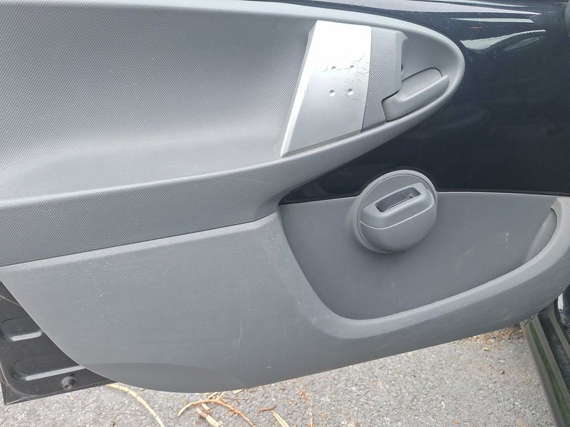 Peugeot 107 1.0 Black & Silver Edition 2009 – снимка 106