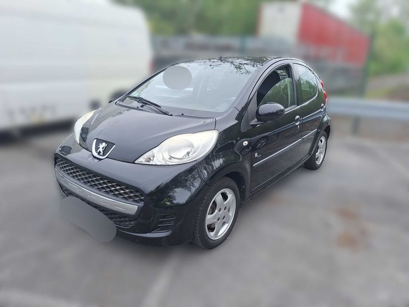 Peugeot 107 1.0 Black & Silver Edition 2009 – снимка 2