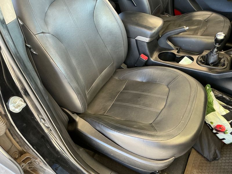 Hyundai ix35 1.7 CRDi Classic 2WD 2011 – снимка 37