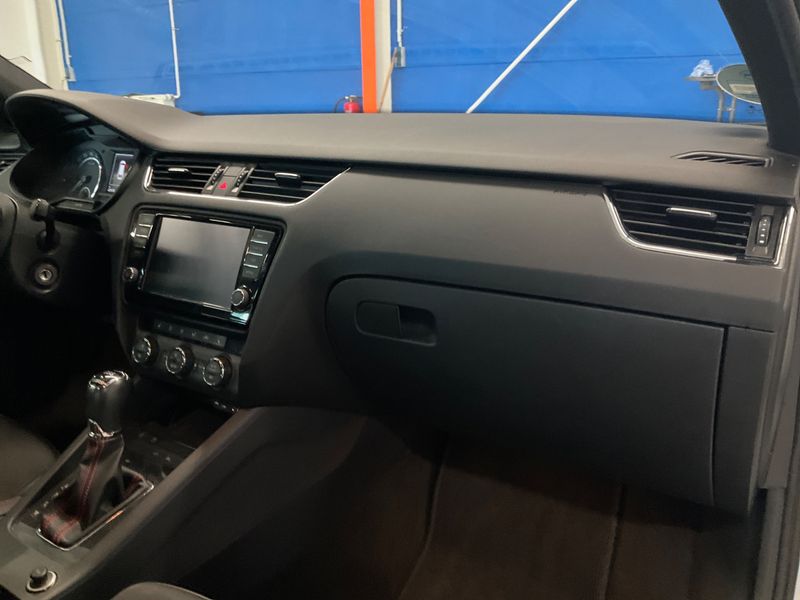 Skoda Octavia 2.0 TDI RS 2015 – снимка 23