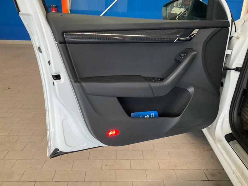 Skoda Octavia 2.0 TDI RS 2015 – снимка 26