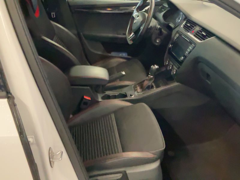 Skoda Octavia 2.0 TDI RS 2015 – снимка 16