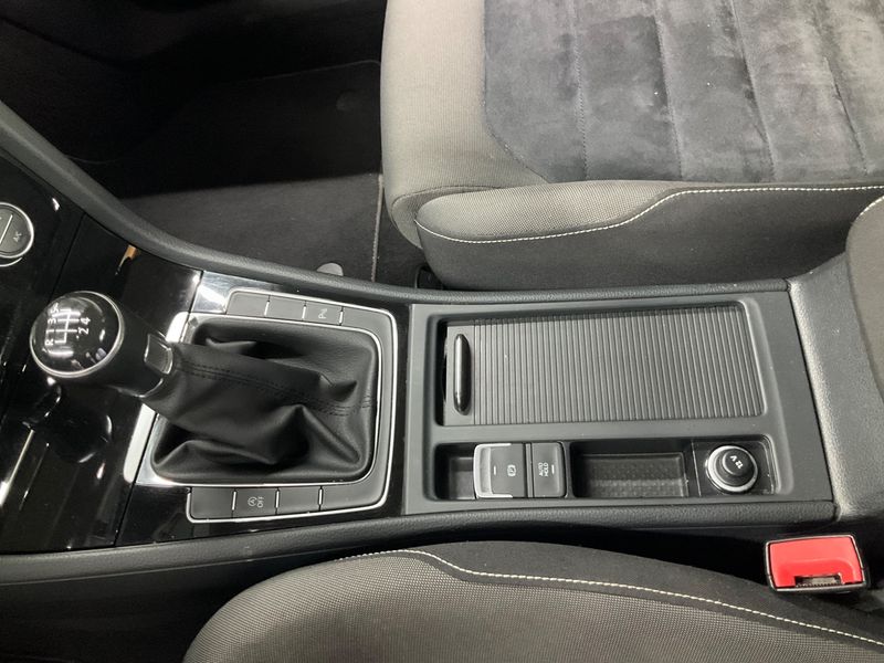 Volkswagen Golf VII 1.6 TDI Comfortline BlueMotion Tech 2014 – снимка 41