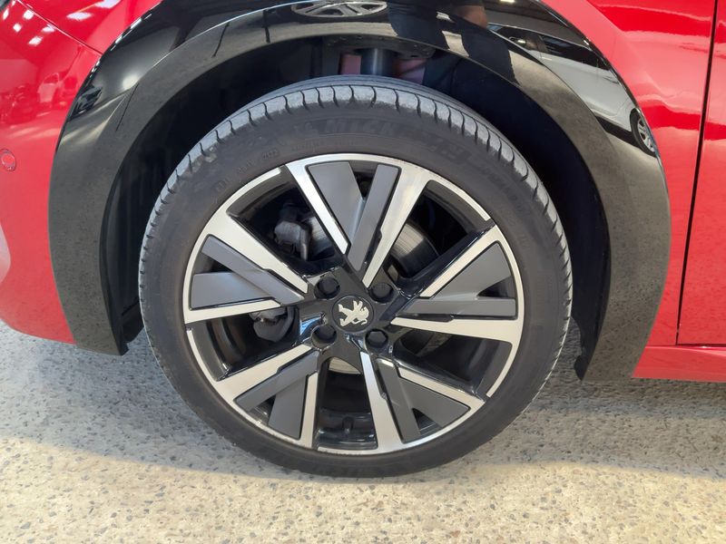 Peugeot 208 1.2 PureTech GT 2022 – снимка 3