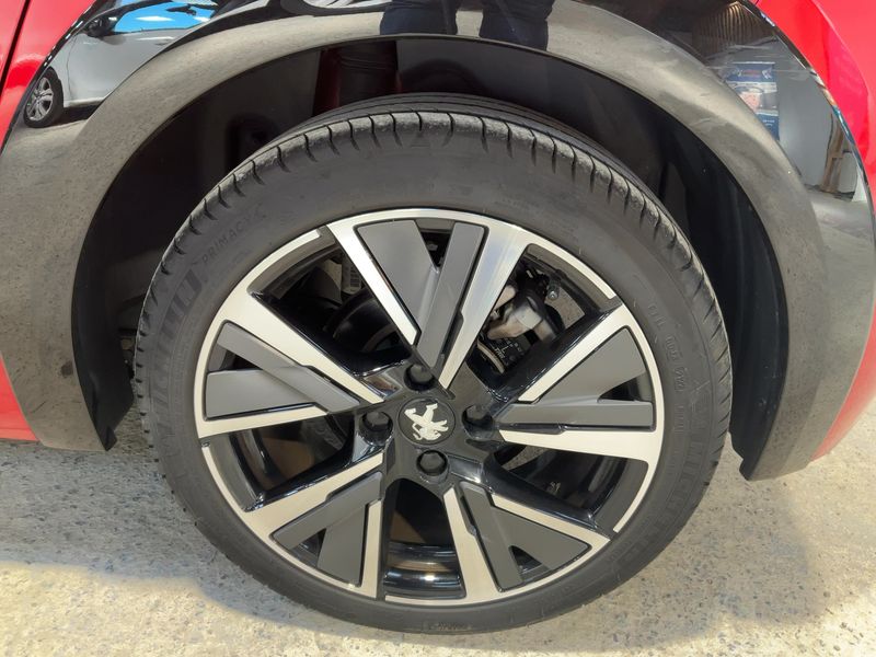 Peugeot 208 1.2 PureTech GT 2022 – снимка 5