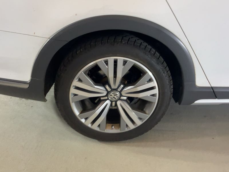 Volkswagen Passat Alltrack 2.0 TDI 4Motion BlueMotion Tech 2017 – снимка 9