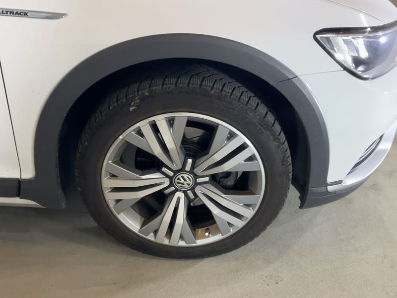 Volkswagen Passat Alltrack 2.0 TDI 4Motion BlueMotion Tech 2017 – снимка 11