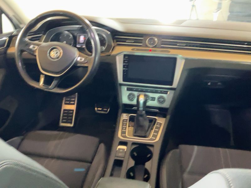 Volkswagen Passat Alltrack 2.0 TDI 4Motion BlueMotion Tech 2017 – снимка 18