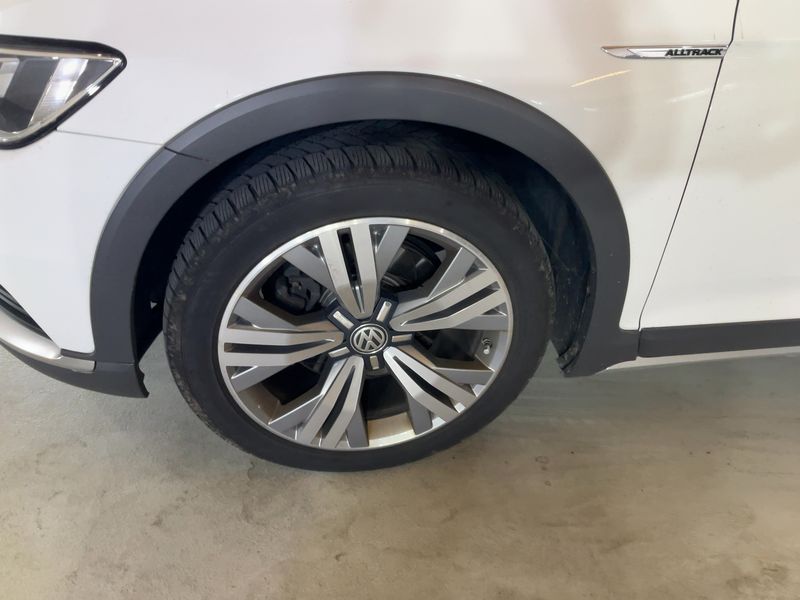 Volkswagen Passat Alltrack 2.0 TDI 4Motion BlueMotion Tech 2017 – снимка 3