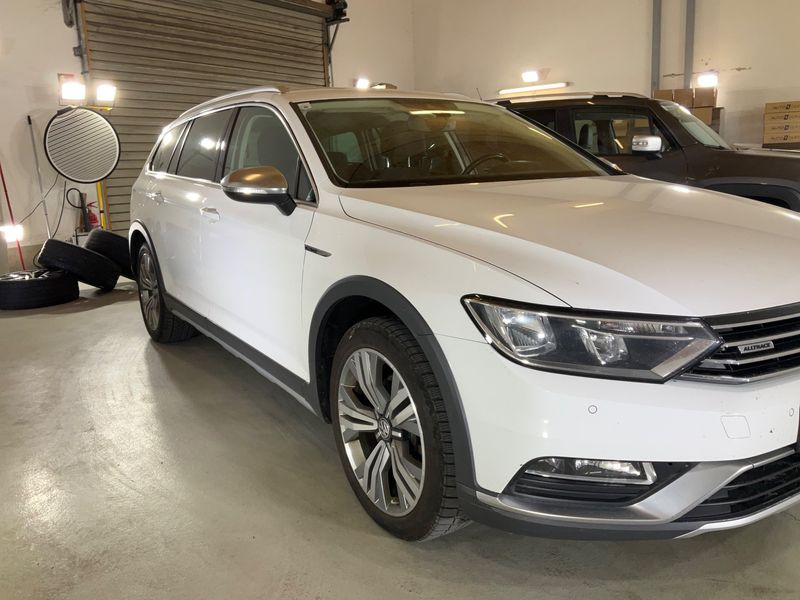 Volkswagen Passat Alltrack 2.0 TDI 4Motion BlueMotion Tech 2017 – снимка 12