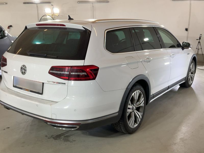 Volkswagen Passat Alltrack 2.0 TDI 4Motion BlueMotion Tech 2017 – снимка 8