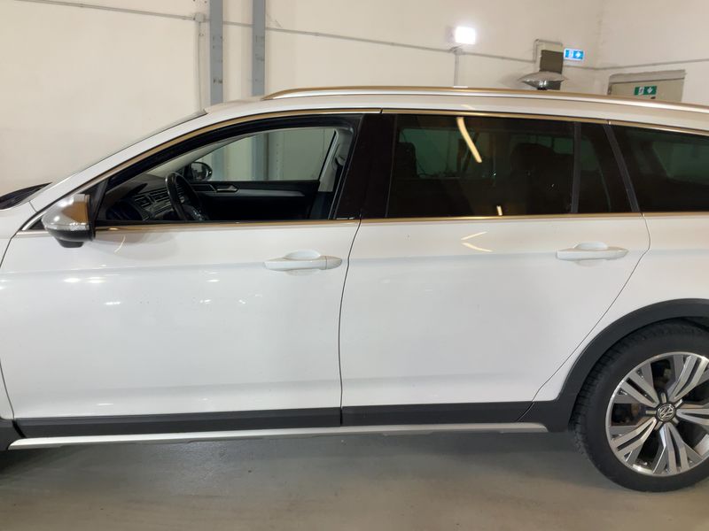 Volkswagen Passat Alltrack 2.0 TDI 4Motion BlueMotion Tech 2017 – снимка 4