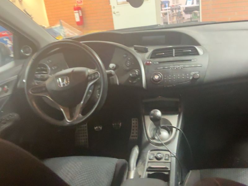 Honda Civic 1.8 VTEC Sport 2010 – снимка 18