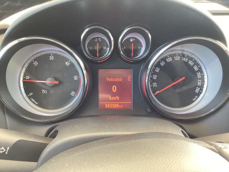 Opel Astra 1.7 CDTI Excellence 2012 – снимка 4